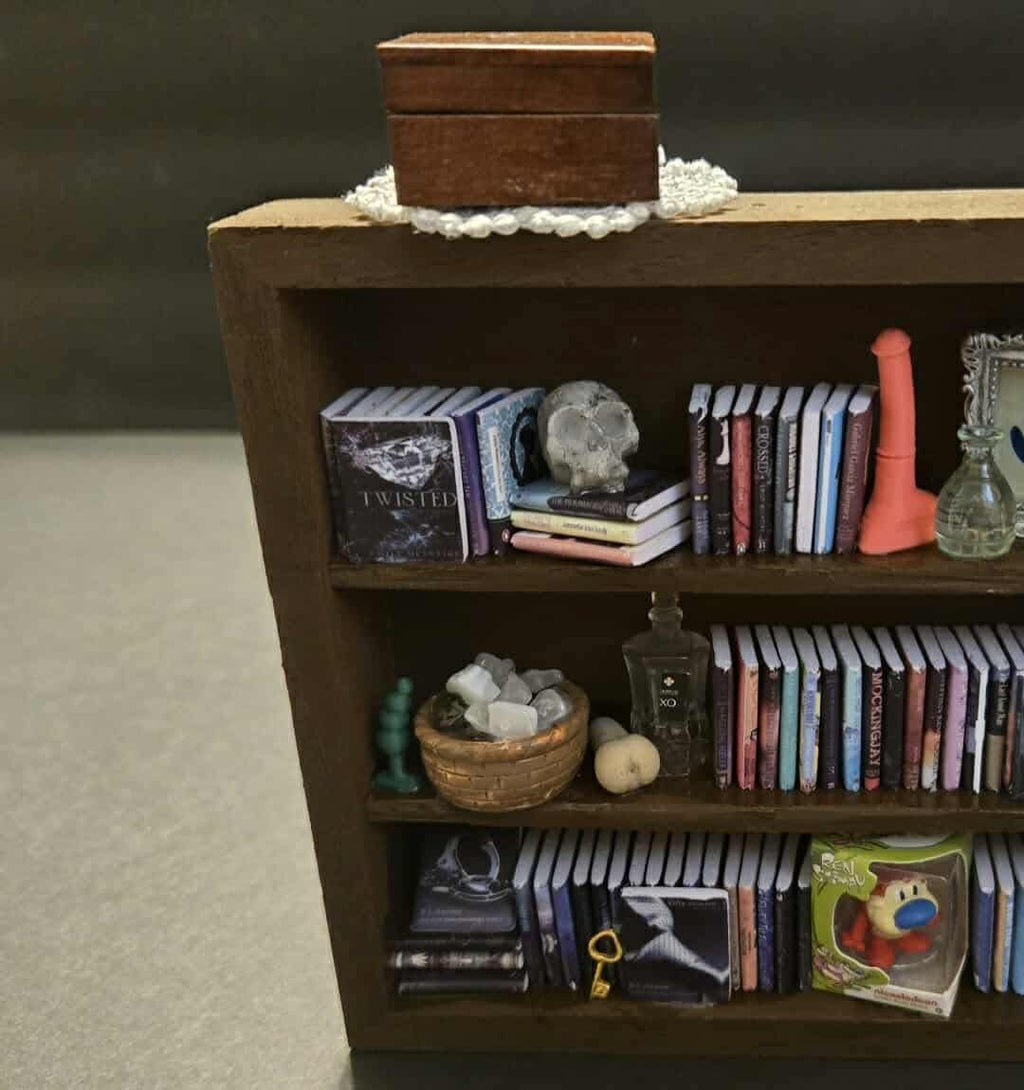 Dark Romance Mini Bookshelf - Brown