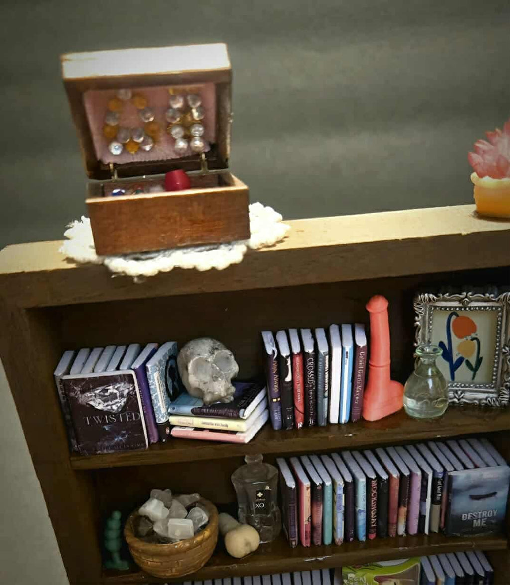 Dark Romance Mini Bookshelf - Brown