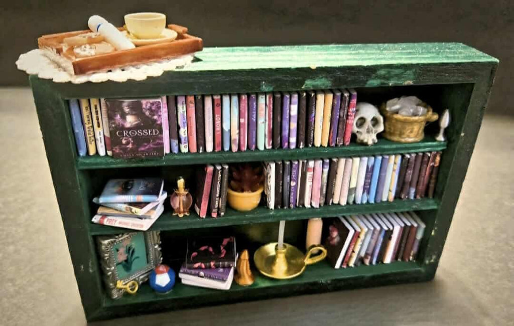 Dark Romance Mini Bookshelf - green