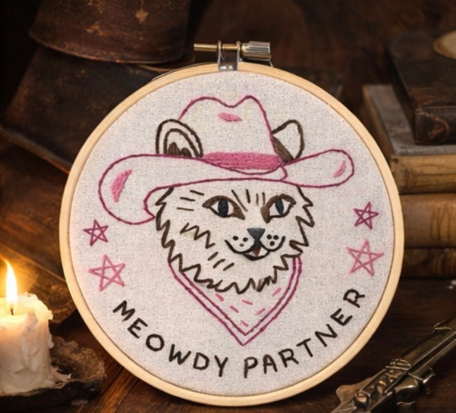 Meowdy Partner Embroidery Hoop – 4” Handmade Cowgirl Cat Wall Art – Western Chaos Cute Decor